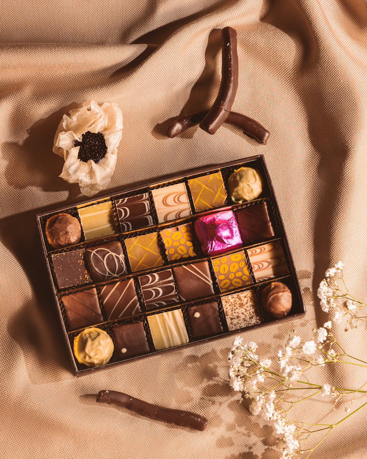 Kuti Vestri Praline Easy 230g me përzgjedhje pralinash artizanale italiane në prezantim elegant