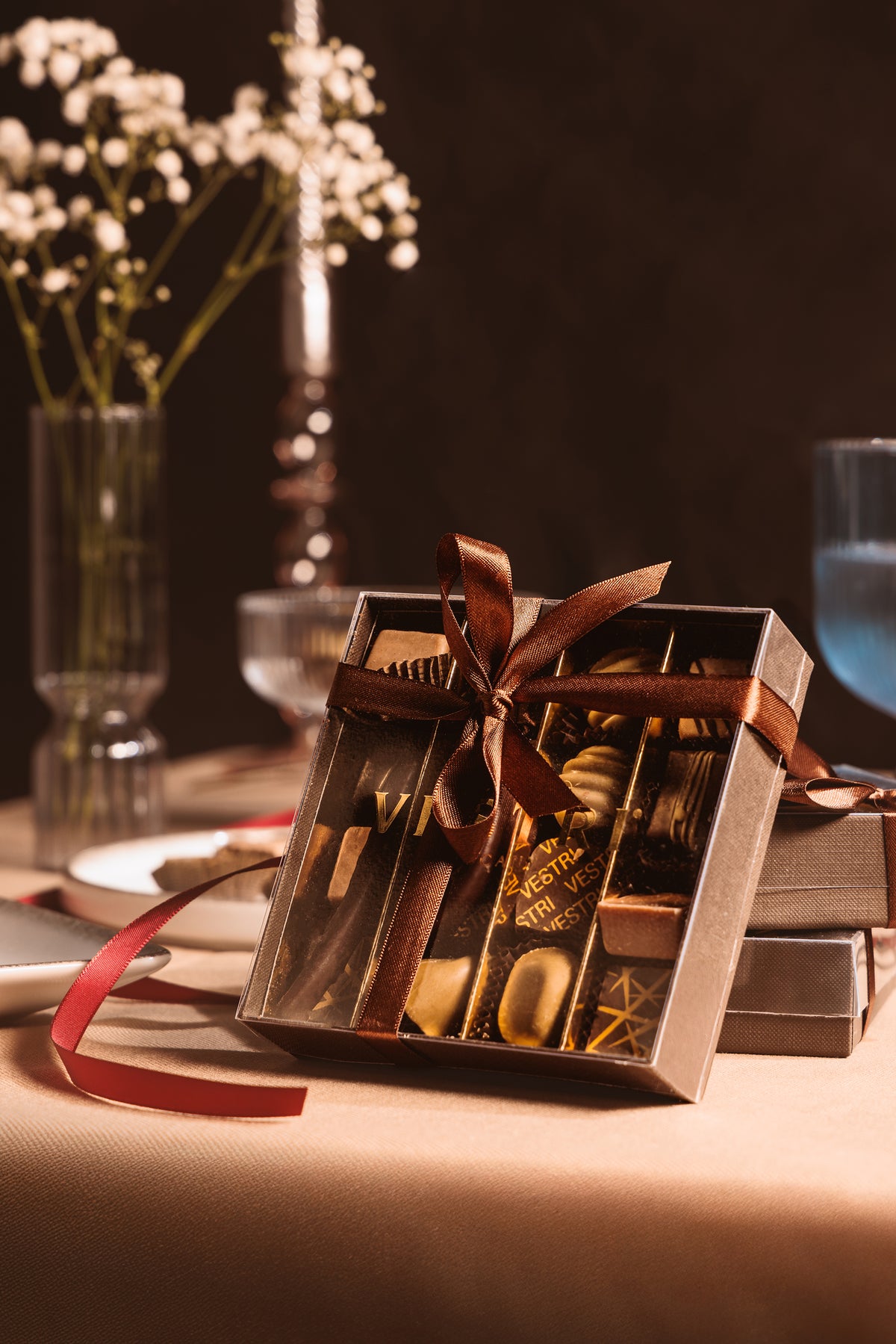 Kuti Vestri Praline Mini 170g me pralina artizanale italiane, prezantim elegant për dhuratë